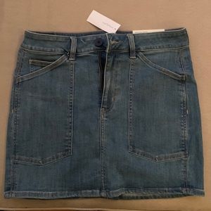 American Eagle mid-rise skirt